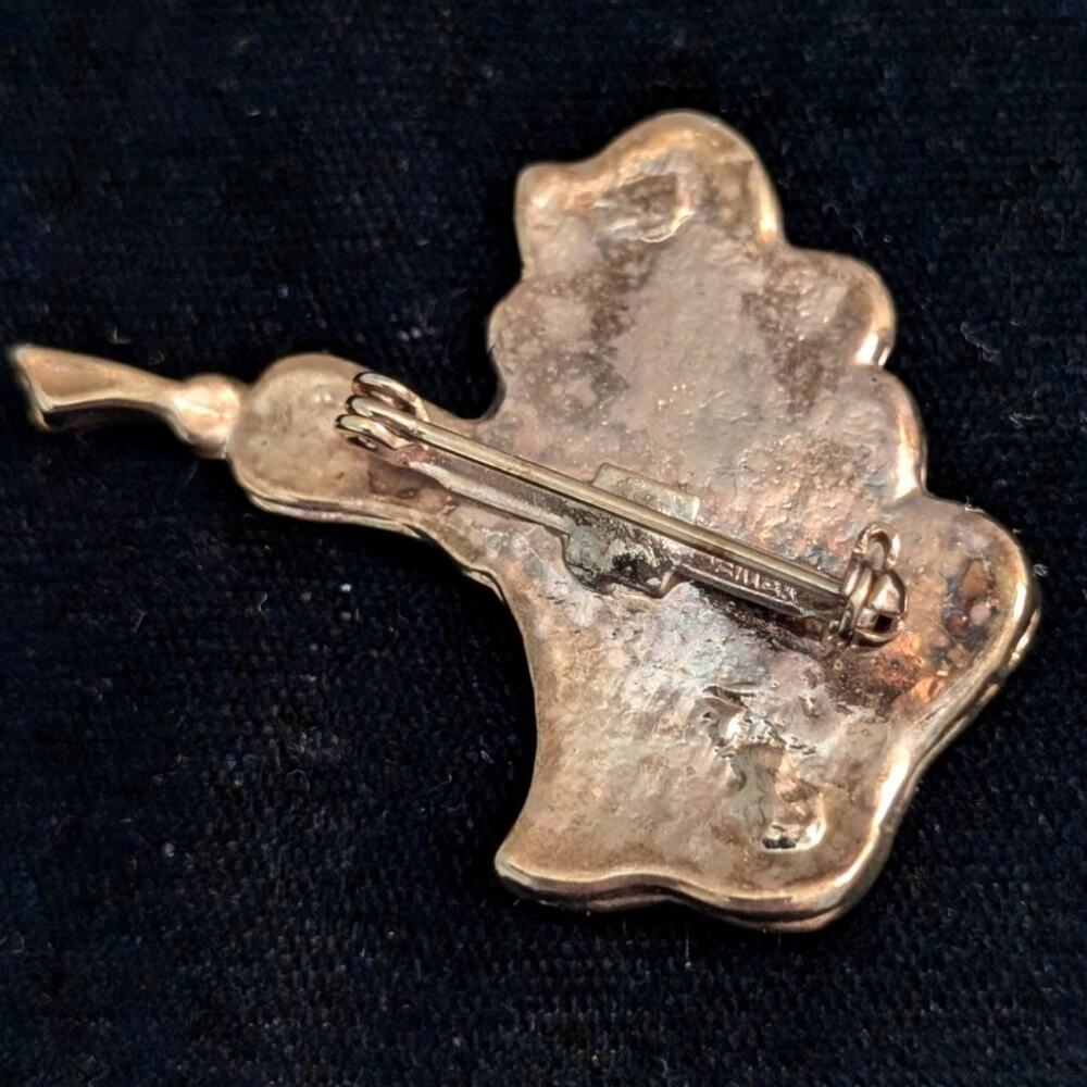 Vintage Cream Enamel Flower Gold Tone Brooch - Picture 2 of 3